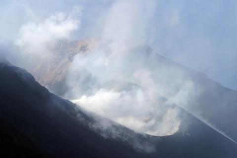 Health effects of volcano ash cloud
