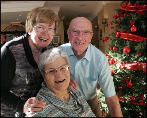 Enjoying Christmas with a loved one who has dementia Enjoying Christmas with a loved one who has dementia
