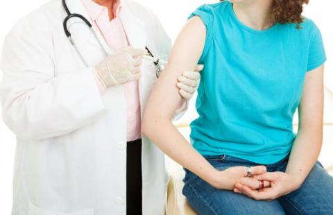 Students returning to uni urged to get meningitis vaccine Students returning to uni urged to get meningitis vaccine
